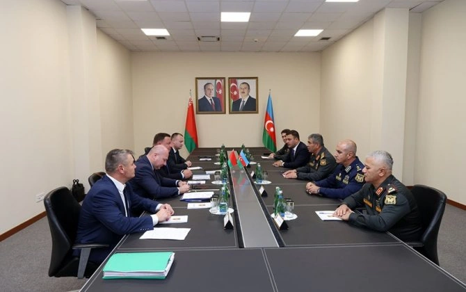Azərbaycan və Belarus müasir hərbi təyinatlı məhsulların tədarükünü müzakirə edib