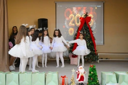 Leyla Əliyeva, Arzu Əliyeva və Alena Əliyeva Bakı şəhəri 5 nömrəli internat tipli xüsusi ümumtəhsil məktəbində olublar - FOTO
