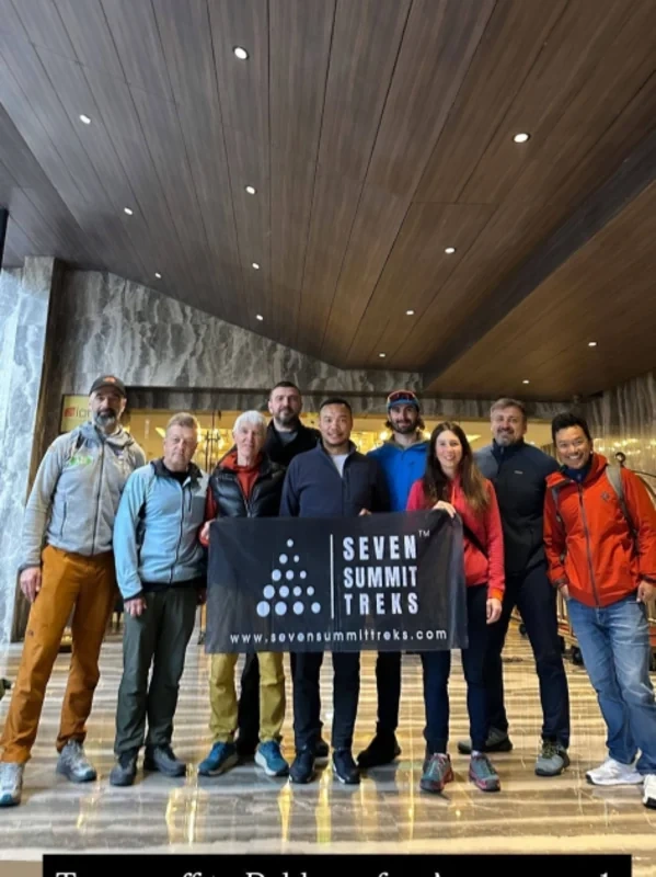 Azərbaycanlı alpinist Himalay dağlarında 8000 metrlik zirvəni fəth edib - FOTO