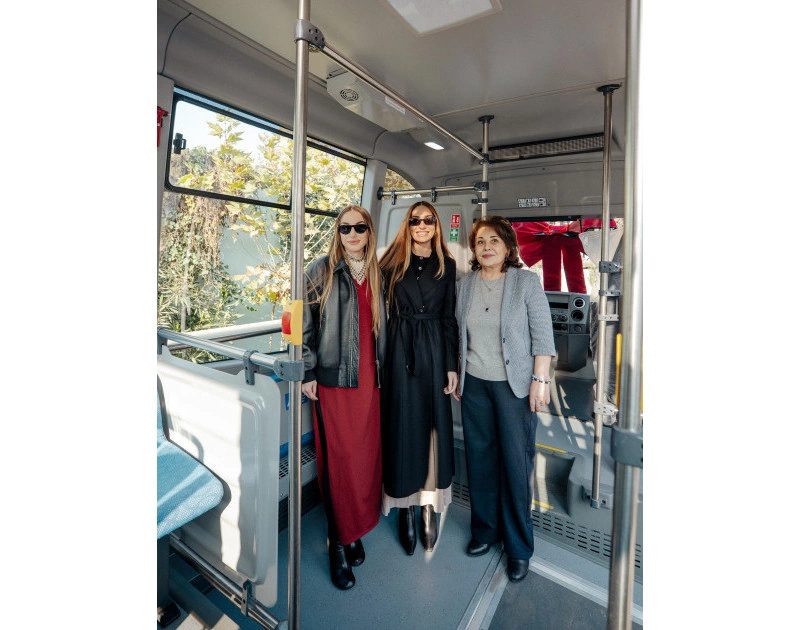 Leyla Əliyeva, Arzu Əliyeva və Alena Əliyeva “Təmiz Dünya” sığınacağında yaşayan uşaqların bayram sevincinə şərik olublar - FOTO