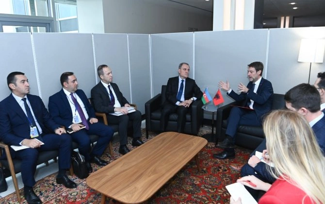 Ceyhun Bayramov Albaniyanın xarici işlər naziri ilə görüşüb - FOTO