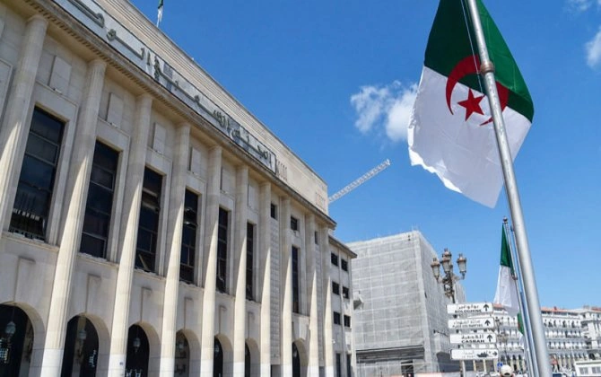 Əlcəzair parlamenti Fransa müstəmləkəçiliyini cinayət hesab edən qanun layihəsini qəbul edib