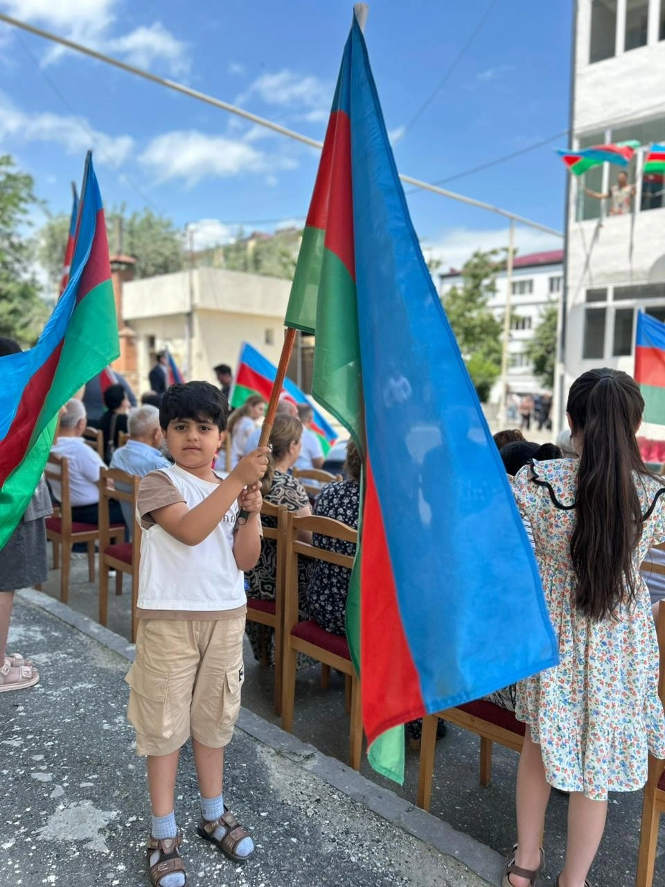 Köç karvanı Xankəndi şəhərinə çatdı, açarlar təqdim edildi - YENİLƏNİB + FOTO