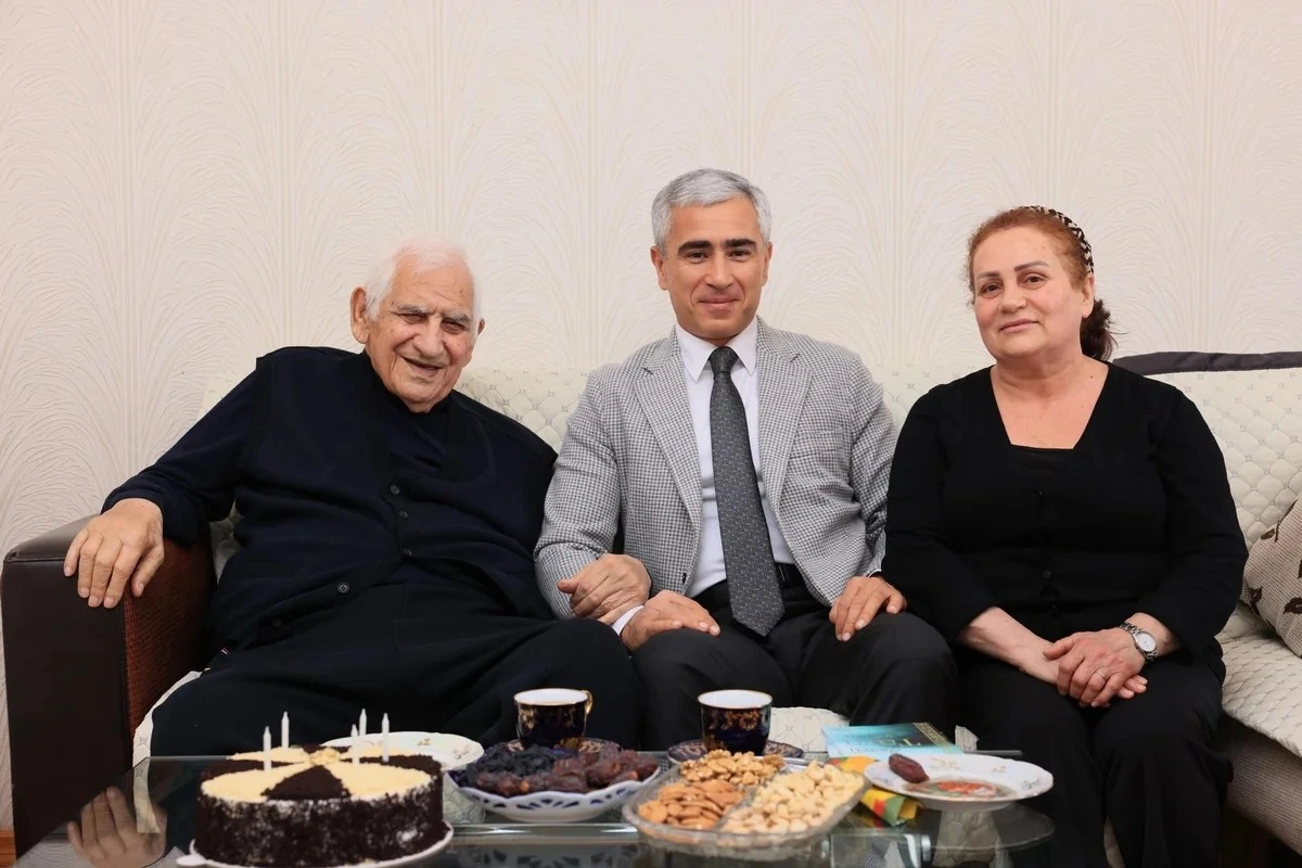 Anar Ələkbərov Nəriman Həsənzadəni evində ziyarət etdi - FOTOLAR
