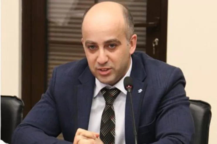 Bakıda vəzifəli şəxs idman zalında ÖLDÜ - FOTO