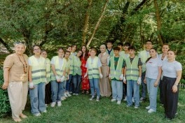 Leyla Əliyeva Qəbələdə fərdi sərginin açılışında və ağacəkmə aksiyasında iştirak edib - FOTO