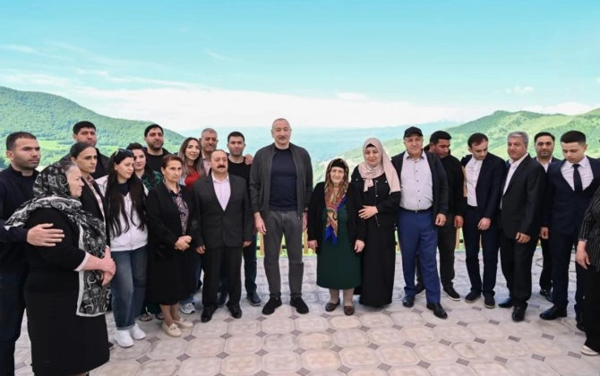 İlham Əliyev Şuşanın Böyük Qaladərəsi kəndində - FOTOLAR