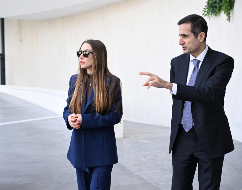 Leyla Əliyeva və Alyona Əliyeva Gəncə Memorial Kompleksini və Milli Qəhrəman Natiq Qasımovun ailəsini ziyarət ediblər - FOTO