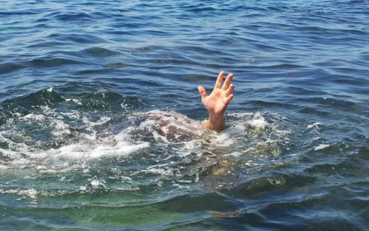 24 yaşlı gənc dənizdə boğuldu