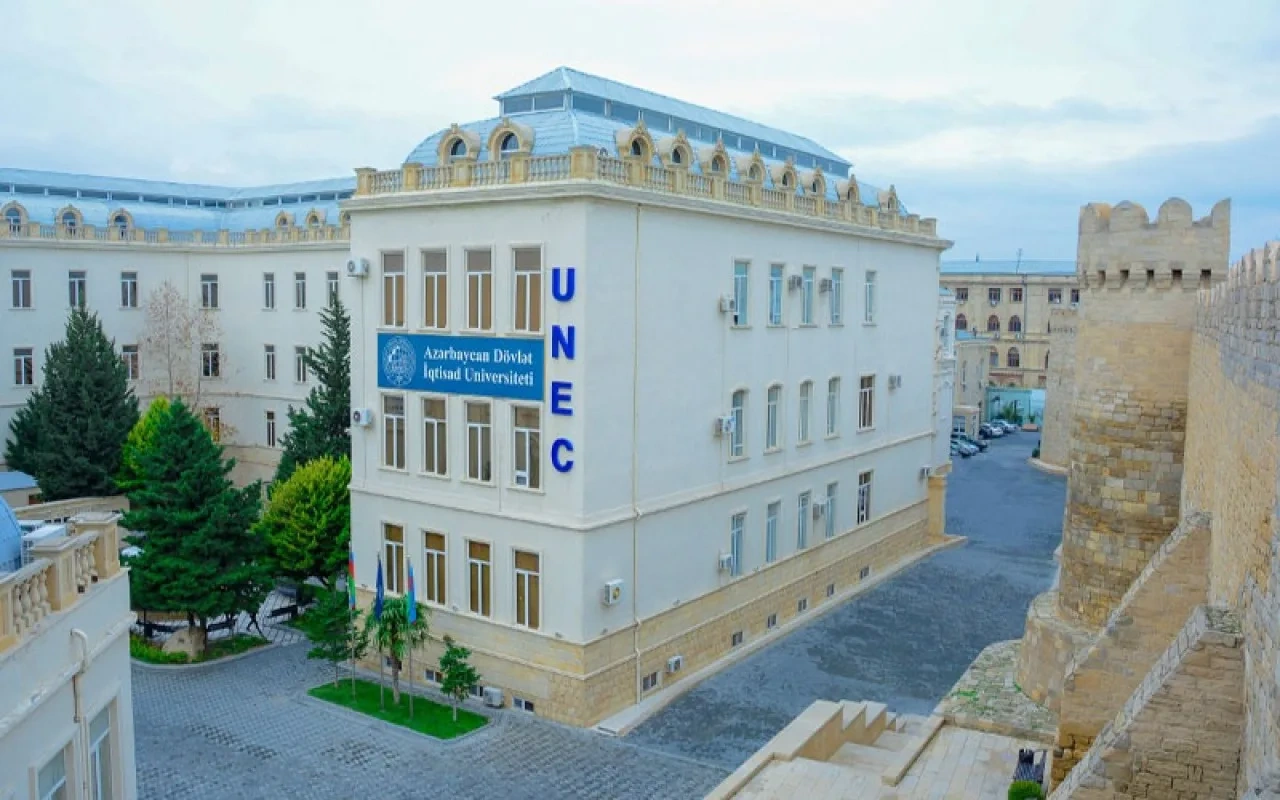 UNEC-in elmi jurnalının ilk nömrəsi nəşr olunub - FOTO