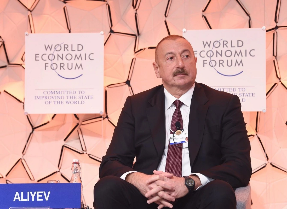 İlham Əliyev: "Sülh üçün öhdəlik götürülərsə, qısa zaman kəsiyində iki ölkə sülhə nail ola bilir"