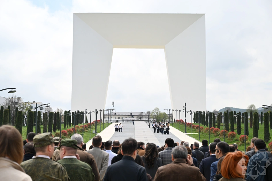 Diplomatik korpusun nümayəndələri Xankəndi Zəfər parkına gediblər - FOTO
