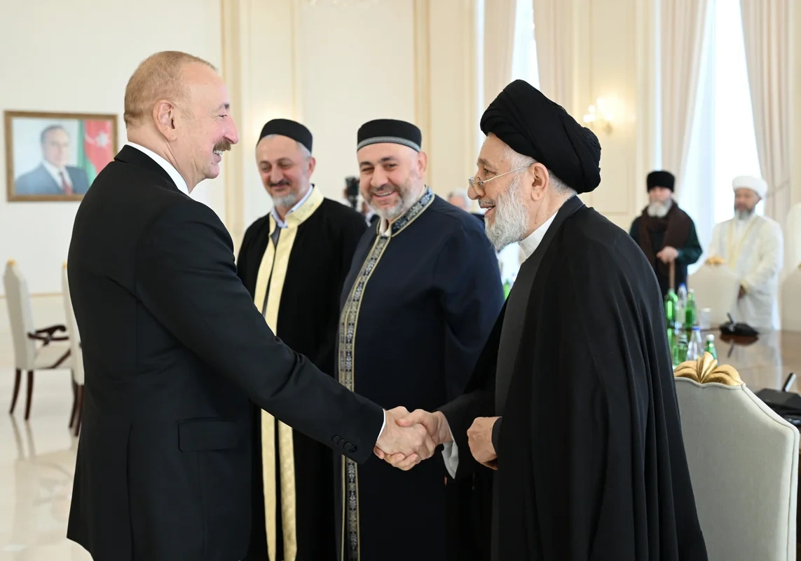 İlham Əliyev Bakıda keçirilən beynəlxalq konfransların iştirakçılarını qəbul etdi - FOTO