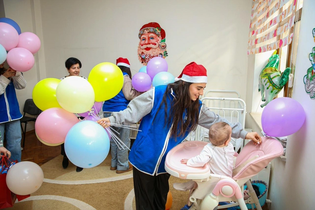 Leyla Əliyevanın təşəbbüsü ilə bir sıra uşaq müəssisələrində Yeni il tədbiri keçirilib - FOTO