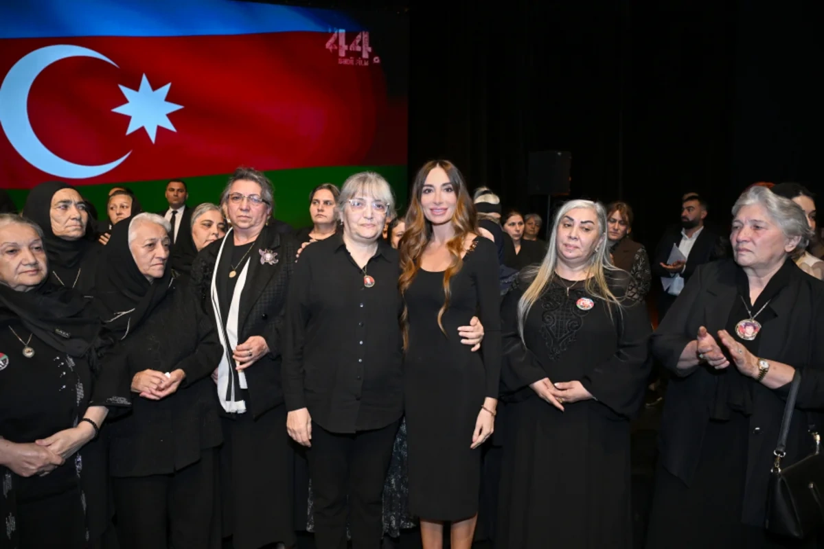 "44" bədii filminin premyerası baş tutub: Arzu Əliyeva və Alyona Əliyeva təqdimatda iştirak ediblər