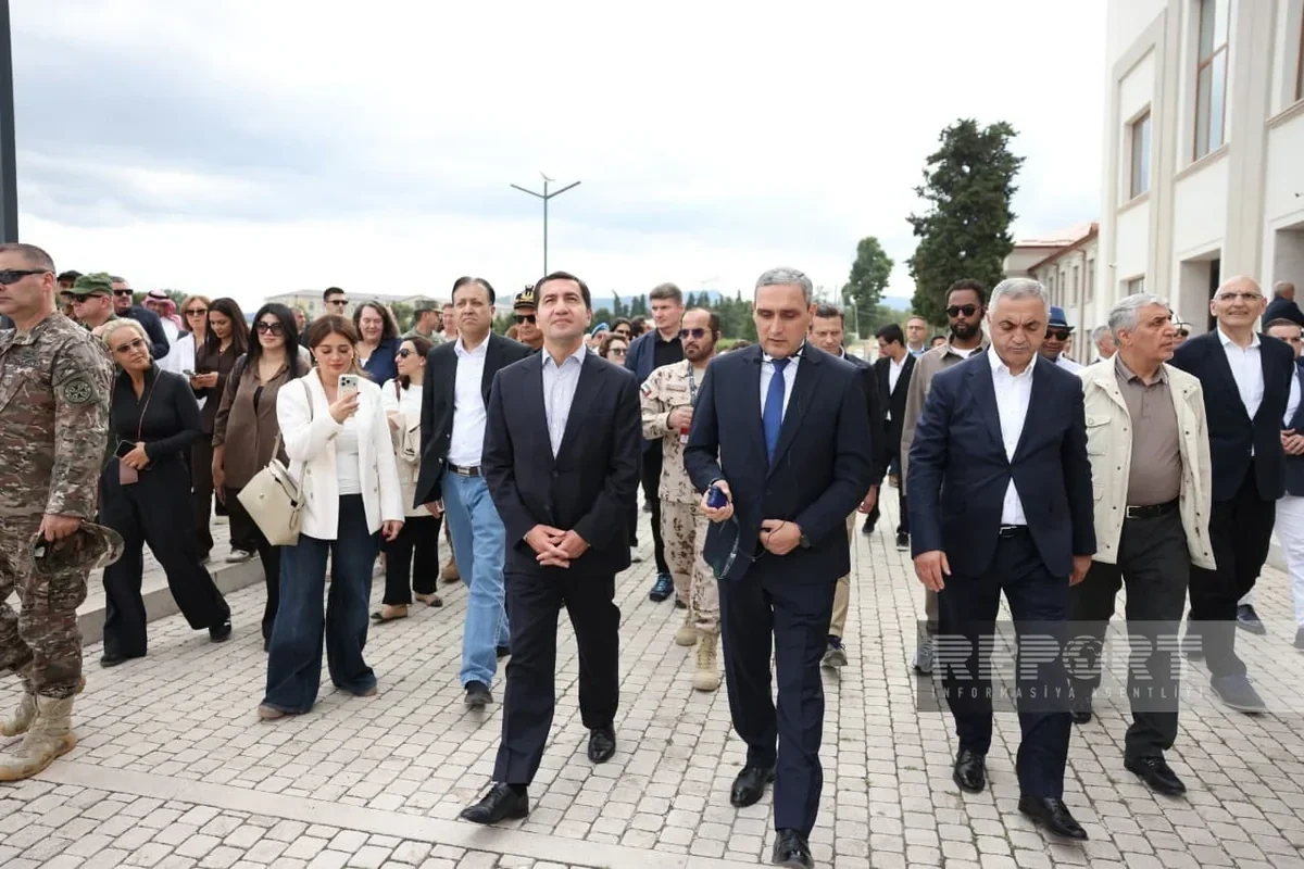 Xarici diplomatlar Qarabağ Universitetinin fəaliyyəti ilə tanış olublar - FOTO