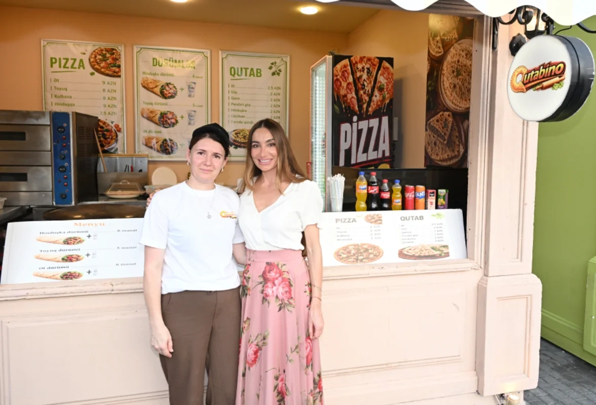 Leyla və Arzu Əliyevalar "CandyFest" yay festivalını ziyarət edib, "Sehrli mirvari" su sirki şousunu izləyiblər - FOTO