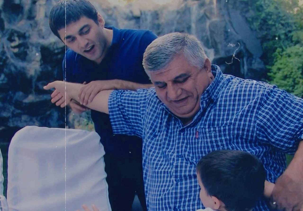 “İzahatı çağırmağa gedəndə kostyumla çaya düşdüm” - “Qarabağ bülbülləri”nin solisti doğum günündə XATIRLANDI - FOTO