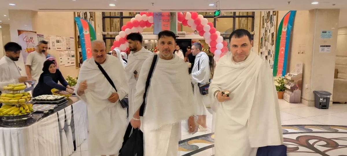 Azərbaycanlı zəvvarların üçüncü və dördüncü qrupu Məkkəyə çatıb - FOTO