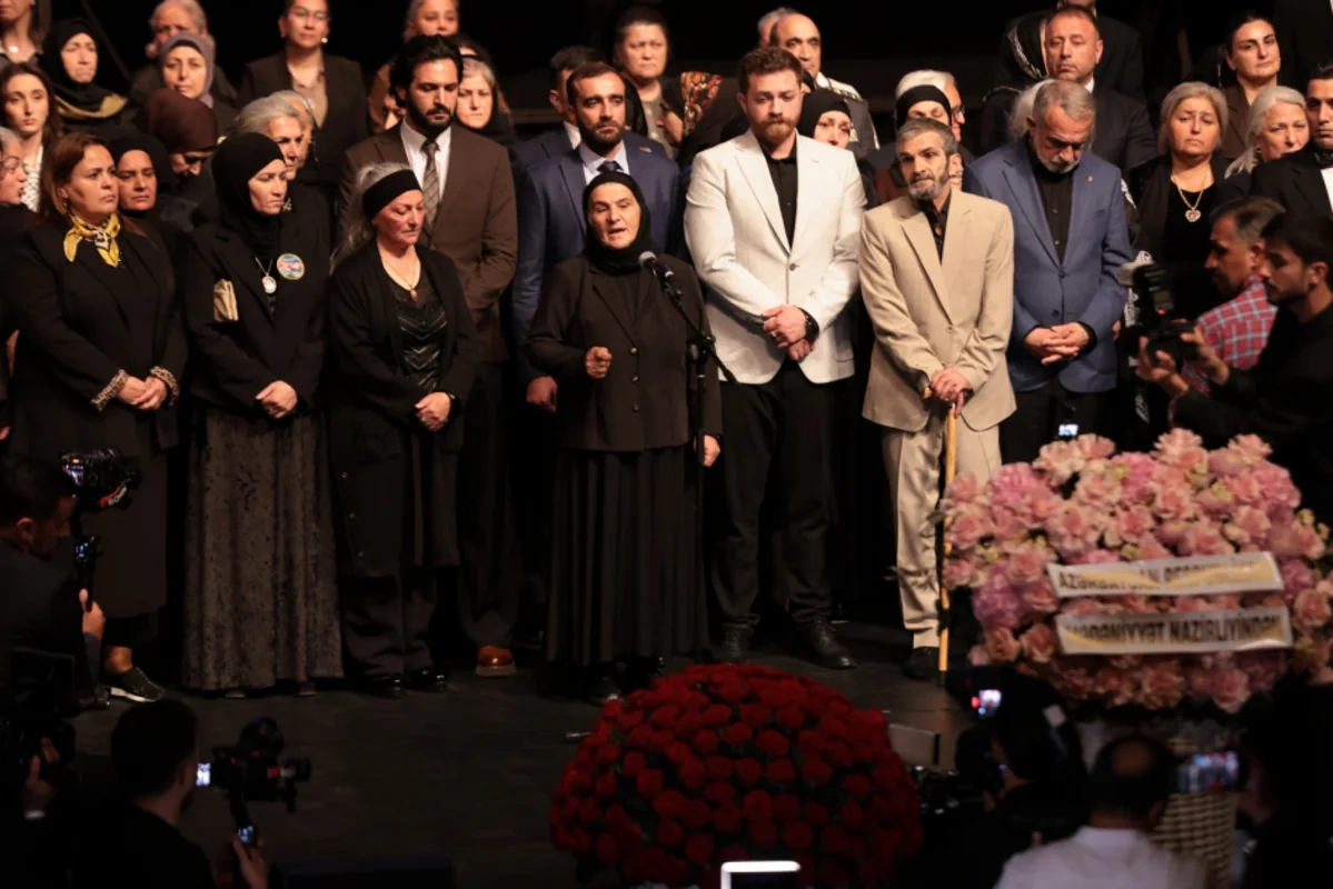"44" bədii filminin premyerası baş tutub: Arzu Əliyeva və Alyona Əliyeva təqdimatda iştirak ediblər