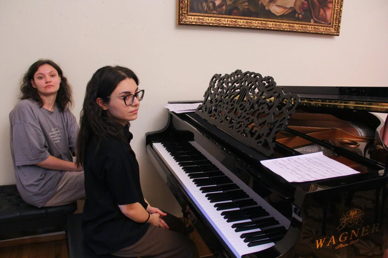 Fidan Hacıyevanın Vokal Məktəbində dünya şöhrətli Tamara İverinin ustad dərsi keçirildi - FOTO/VİDEO
