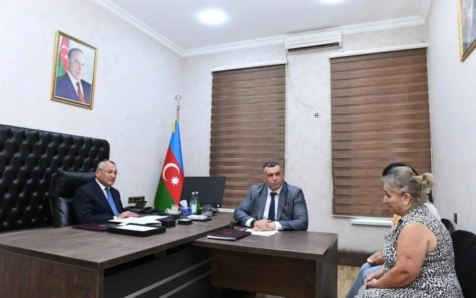 Rövşən Rzayev vətəndaşların növbəti qəbulunu keçirib - FOTOLAR