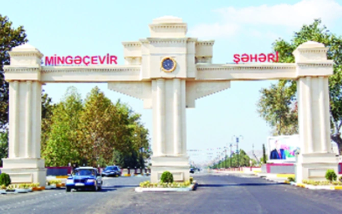 Mingəçevirdə avtobus minik avtomobili ilə toqquşdu, yaralananlar var
