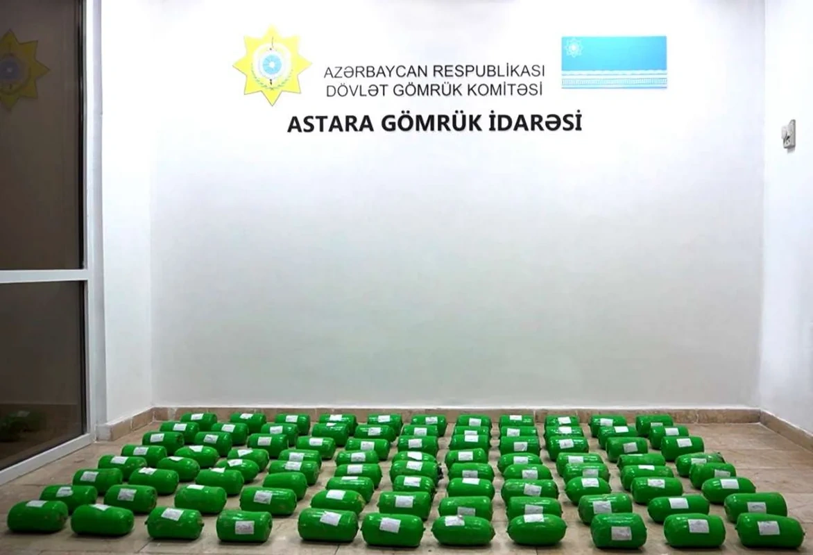 Gömrükçülər kələmin içindən 100 kiloqram narkotik tapdılar - FOTO/VİDEO