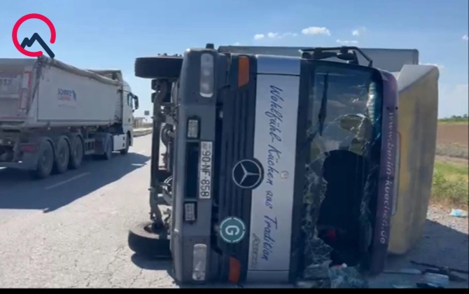 Kürdəmirdə “Mersedes” “Şevrolet” ilə toqquşdu - Xəsarət alanlar var-FOTOLAR