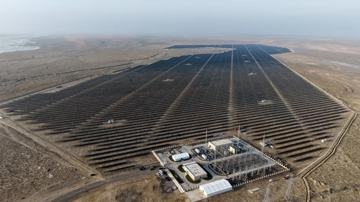 İlham Əliyev "Qobustan" Günəş Elektrik Stansiyasının açılışında iştirak etdi - FOTOLAR
