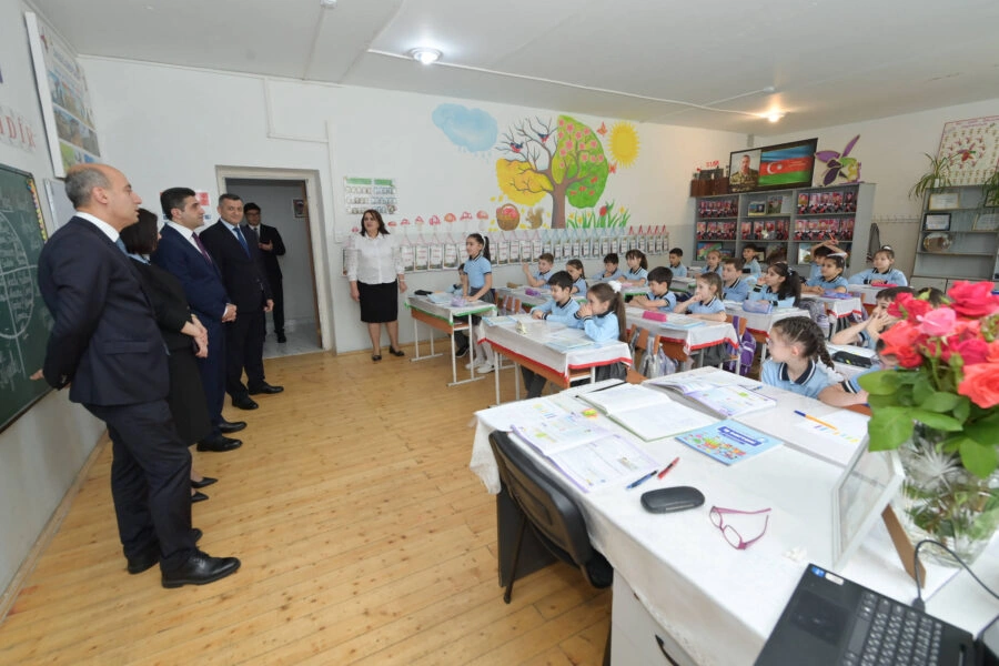 Emin Əmrullayev Qaxda tədris prosesi ilə tanış olub – FOTO