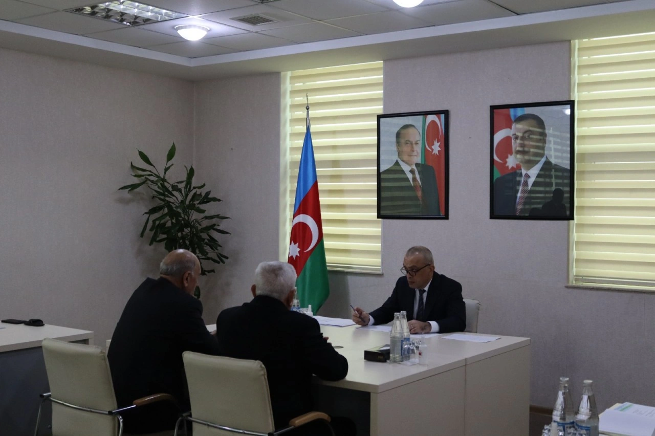Agentlik sədri vətəndaşların müraciətlərini dinləyib - FOTOLAR