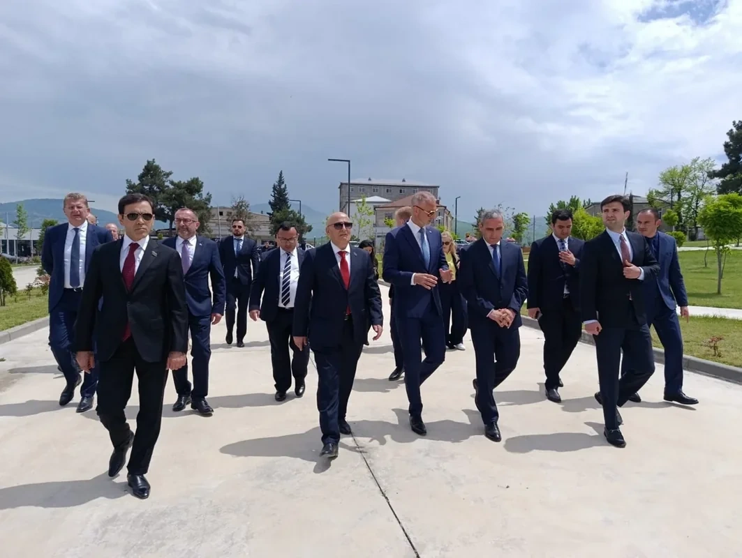 Rixard Raşi Xankəndidə quruculuq işləri ilə tanış oldu - FOTO