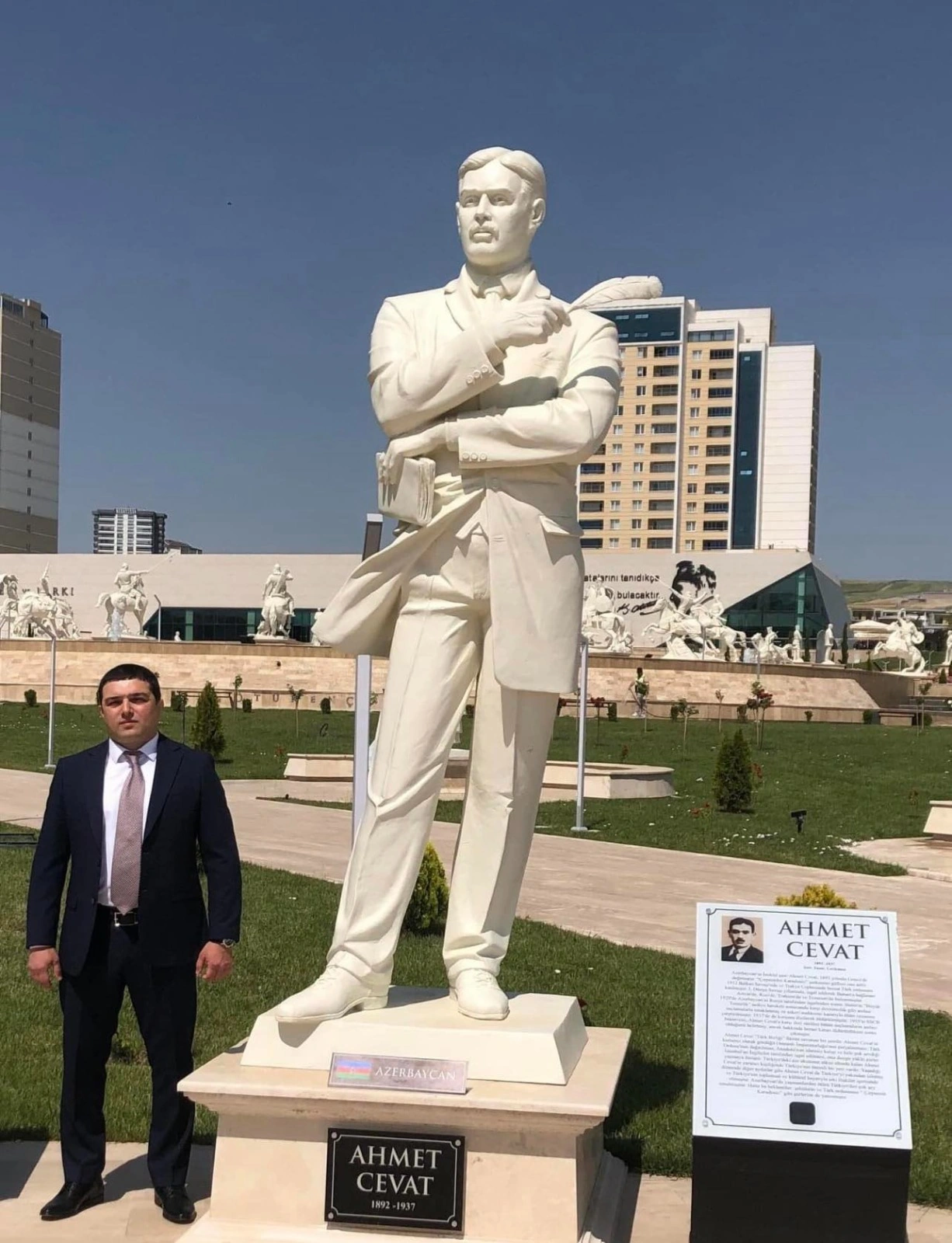 “Çox istərdik ki, Əhməd Cavadın Bakıda heykəli ucaldılsın, sümük qalıqları tapılsın...” - Cavad Axundzadə - FOTO+ÖZƏL