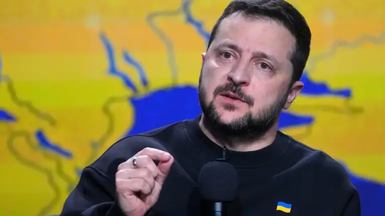 "Mən Donbası və orada yaşayan 200 min ukraynalını tərk etməyəcəyəm" - Zelenski