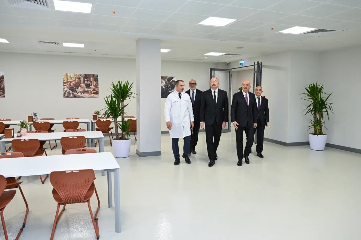 İlham Əliyev Pirallahı Sənaye Parkında dərman istehsalı müəssisəsinin açılışında iştirak etdi - FOTO
