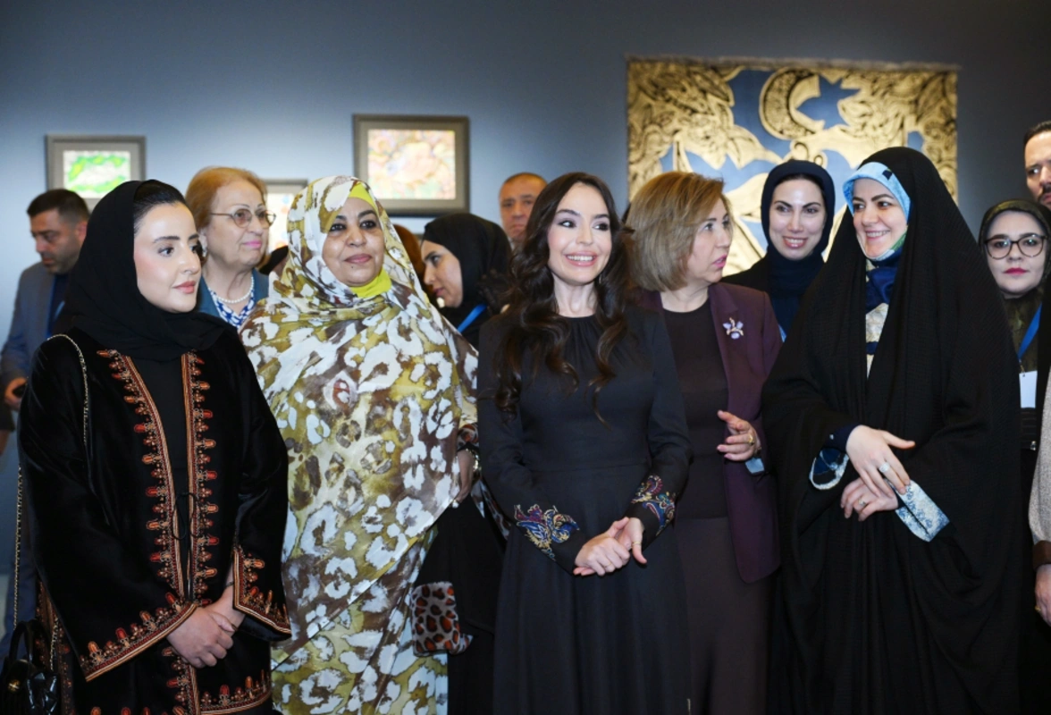 Leyla Əliyeva "Mənim dənizlərim, mənim okeanlarım" sərgisini ziyarət edib - FOTO