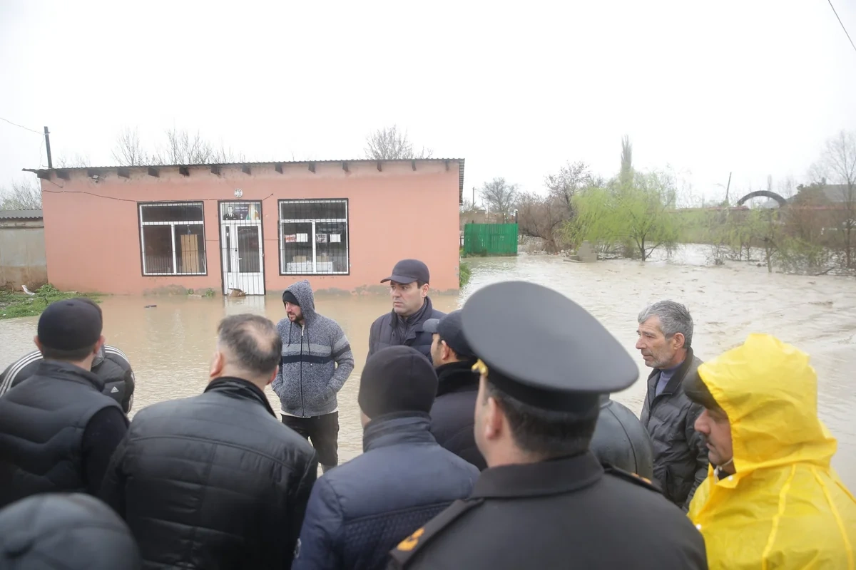 Xaçmazda selin fəsadları: 500-dən çox evi su basıb, avtomobil körpüsü dağılıb - FOTO - VİDEO