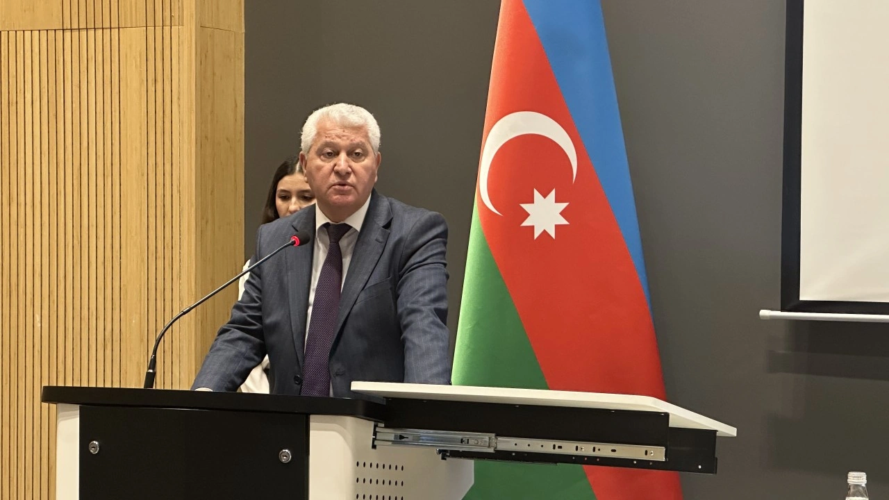UNEC-də Muxtar İmanov və Rüstəm Behrudi ilə görüş keçirilib - FOTOLAR