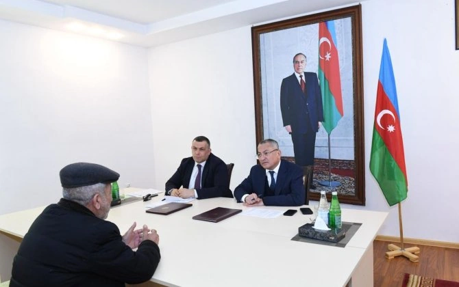 Rövşən Rzayev keçmiş məcburi köçkünlərin müraciətlərini dinlədi - FOTOLAR