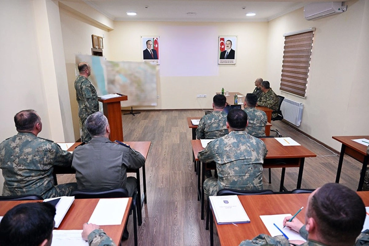 Müdafiə Nazirliyinin rəhbər heyəti hava hücumundan müdafiə bölmələrinin fəaliyyətini yoxlayıb - FOTO