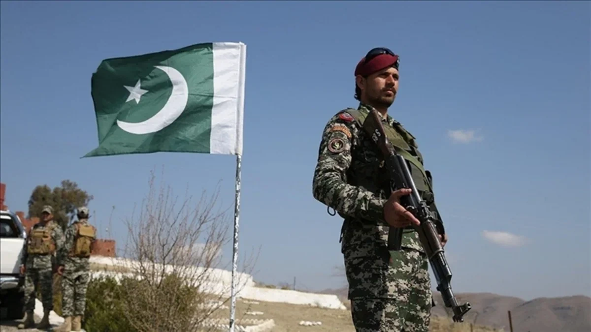 Pakistan Səudiyyə Ərəbistanında hərbi qüvvələr yerləşdirdiyini rəsmən təsdiqlədi
