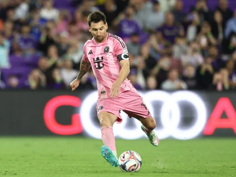 Messi Peleyə çatdı