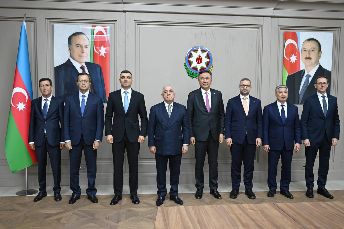 Əli Əsədov TDT-yə üzv ölkələrin mərkəzi bankları Şurasının iclasının iştirakçıları ilə görüşüb - FOTO