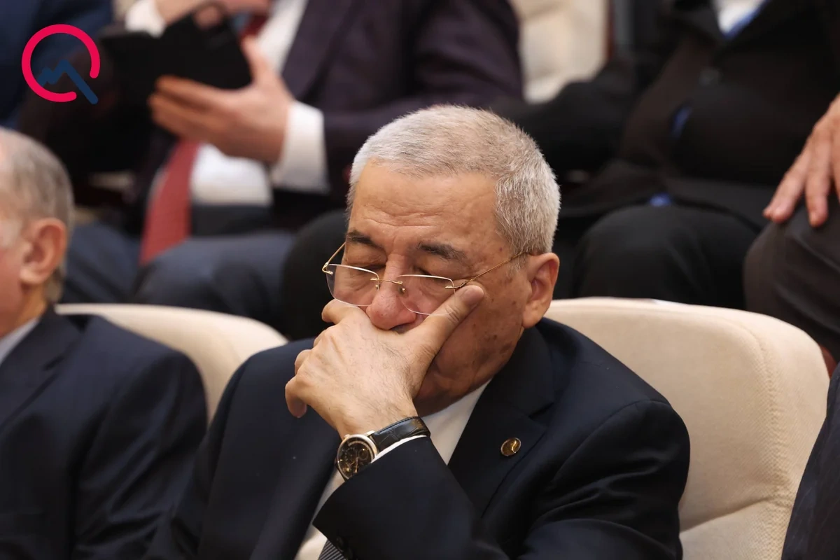 AMEA-da "gərgin" iclas: "Yatmışları razı deyiləm kimsə oyatsın..." - FOTOREPORTAJ