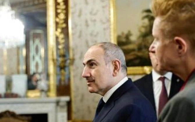 Paşinyan Polşaya rəsmi səfər etdi