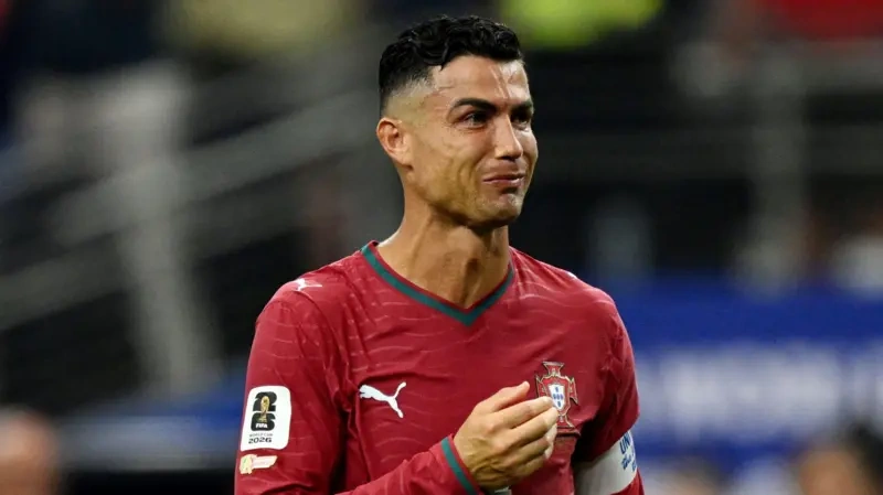 Dünya çempionatında Ronaldo göz yaşlarına boğuldu, Tramp və FİFA qalmaqalı isə böyüyür - BBC