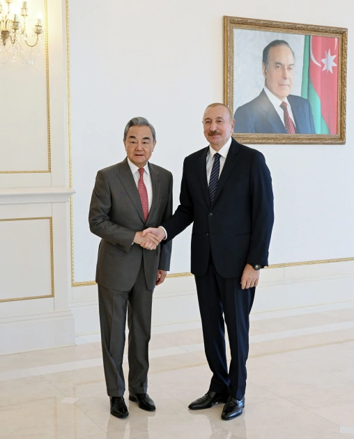 İlham Əliyev Çin Kommunist Partiyası Mərkəzi Komitəsinin Siyasi Bürosunun üzvünü qəbul edib - FOTO