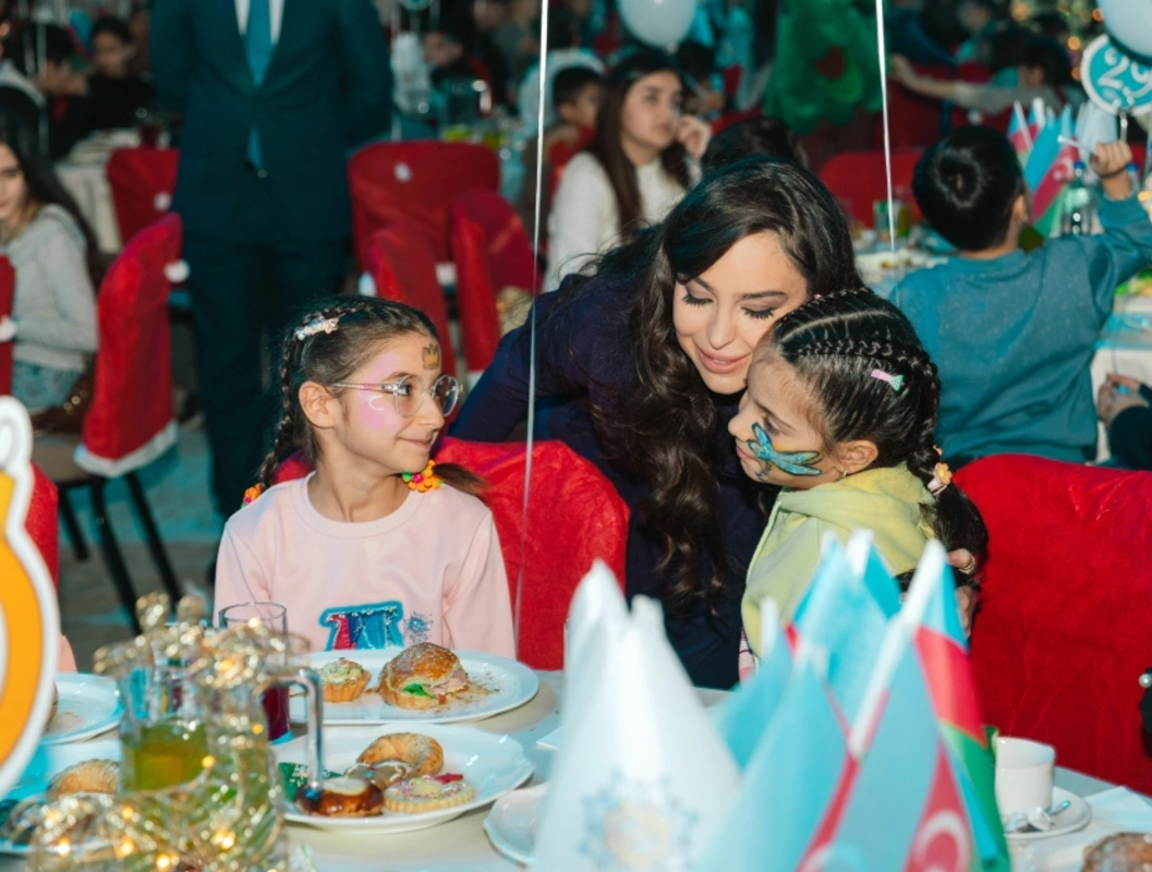 Leyla Əliyeva Heydər Əliyev Fondunun uşaqlar üçün təşkil etdiyi bayram şənliyindən paylaşım edib - FOTO
