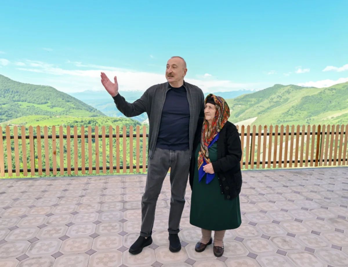 İlham Əliyev Şuşanın Böyük Qaladərəsi kəndində - FOTOLAR